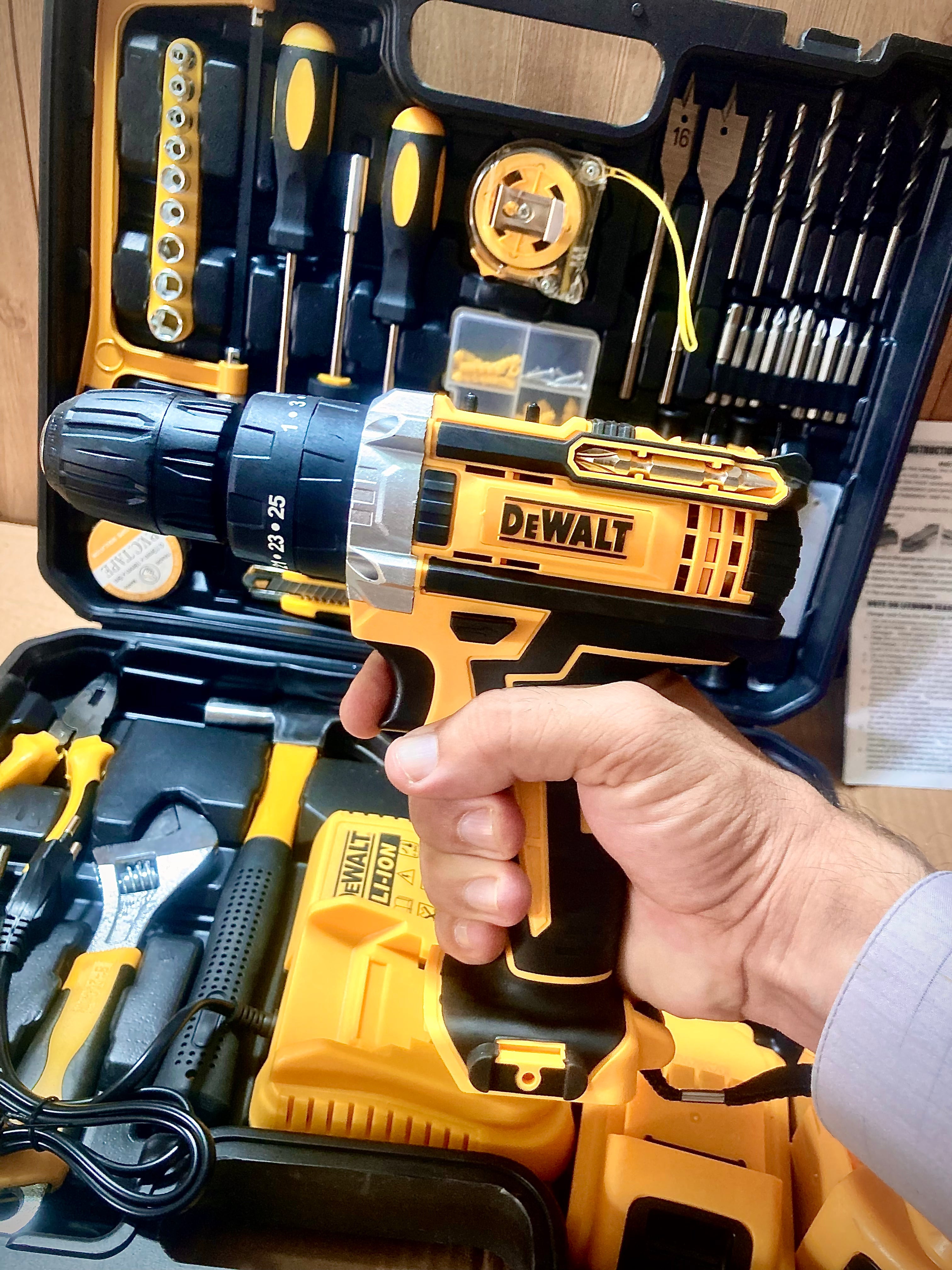 DeWalt Rechargeable Drill Kit with 48V Double Batteries