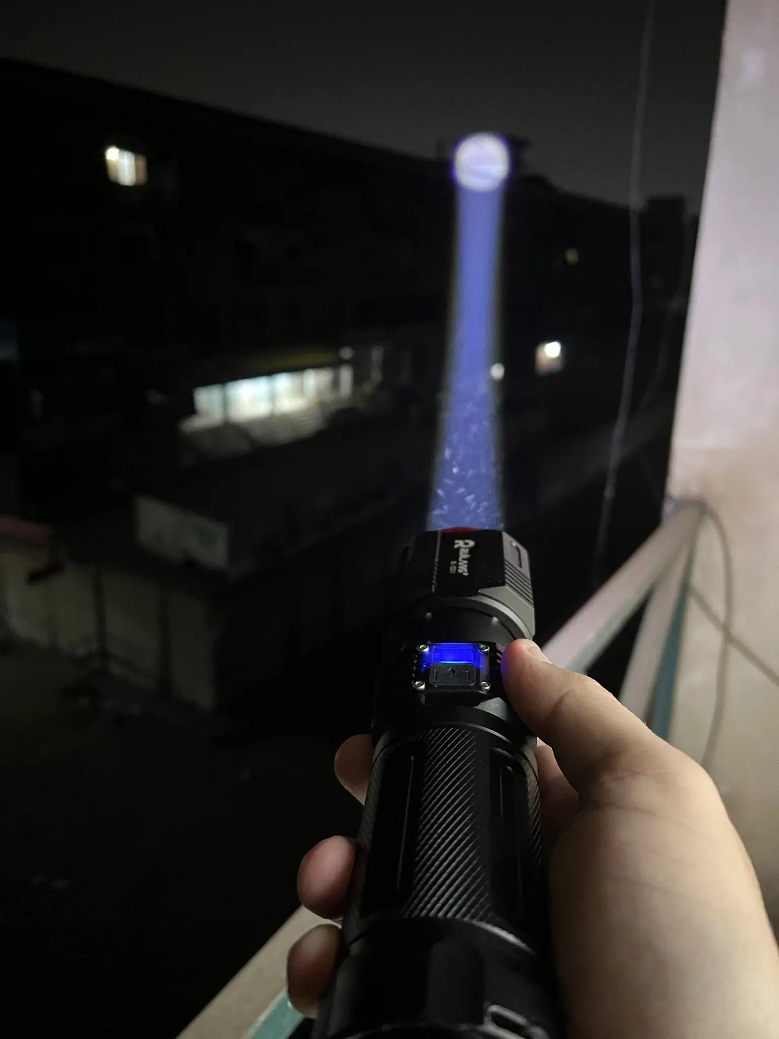 3-KM Range/SY-2211 Hand Torch light LED - Battery Power Bank, POWERFULL TORCH/allow to open