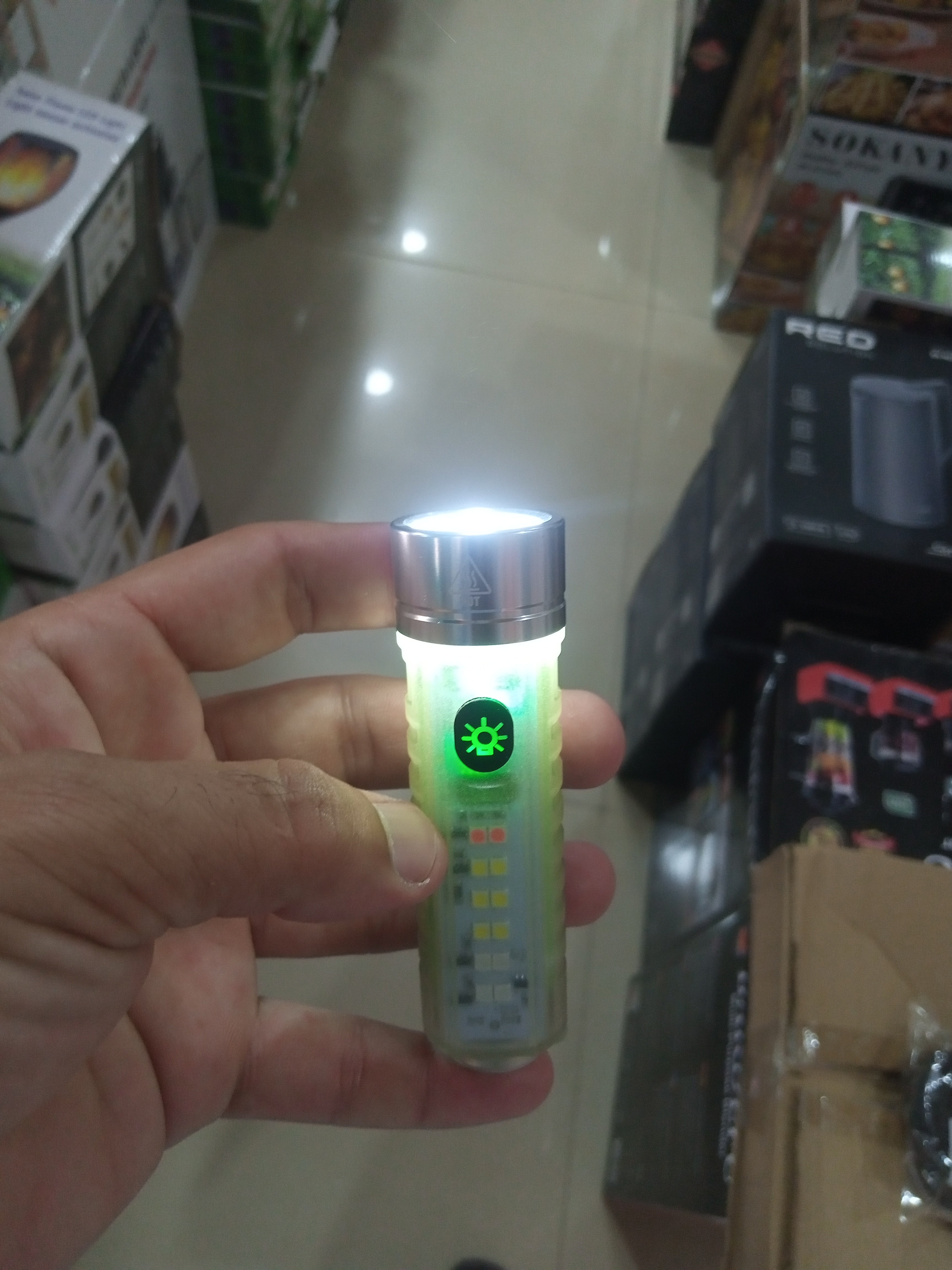 Multifunctional mini flashlight