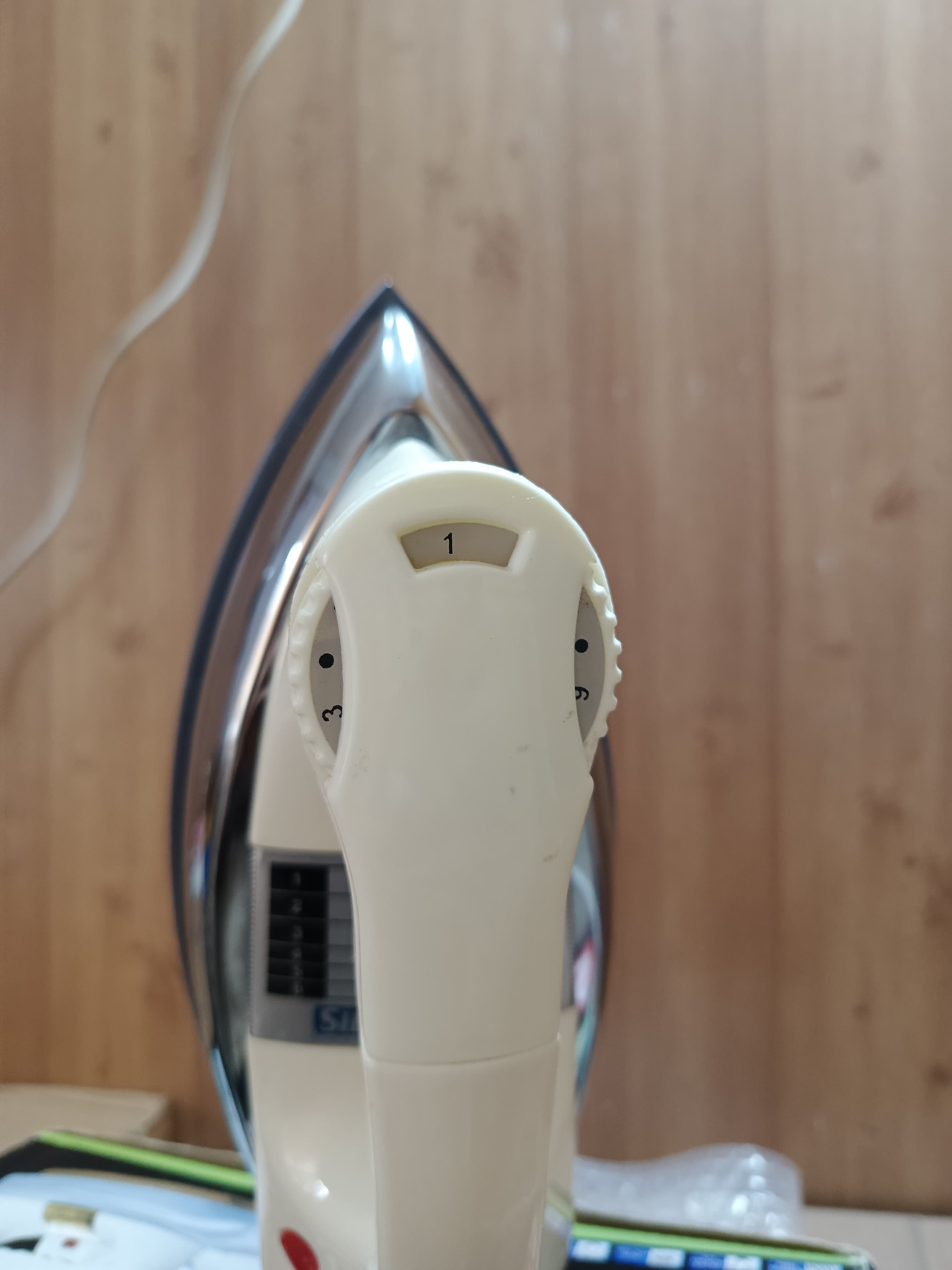 Silver Crest Dry Iron with 5 Years Warranty